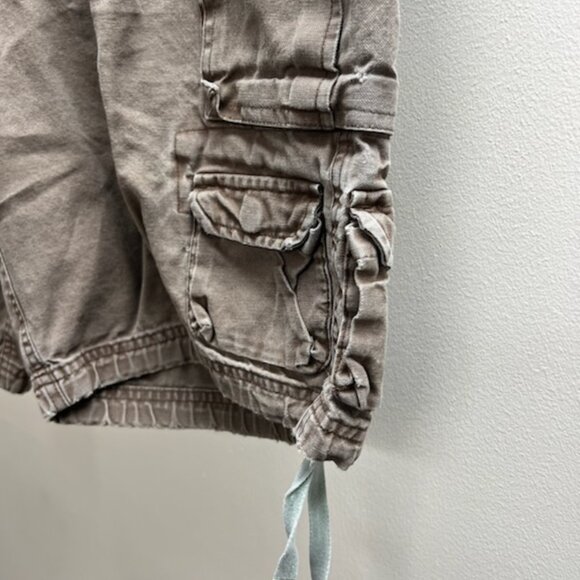 Men's Brown Cargo shorts - Picture 9 of 11